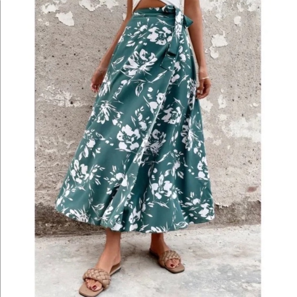 Boho Floral Print Belted Skirt - Picture 10 of 16